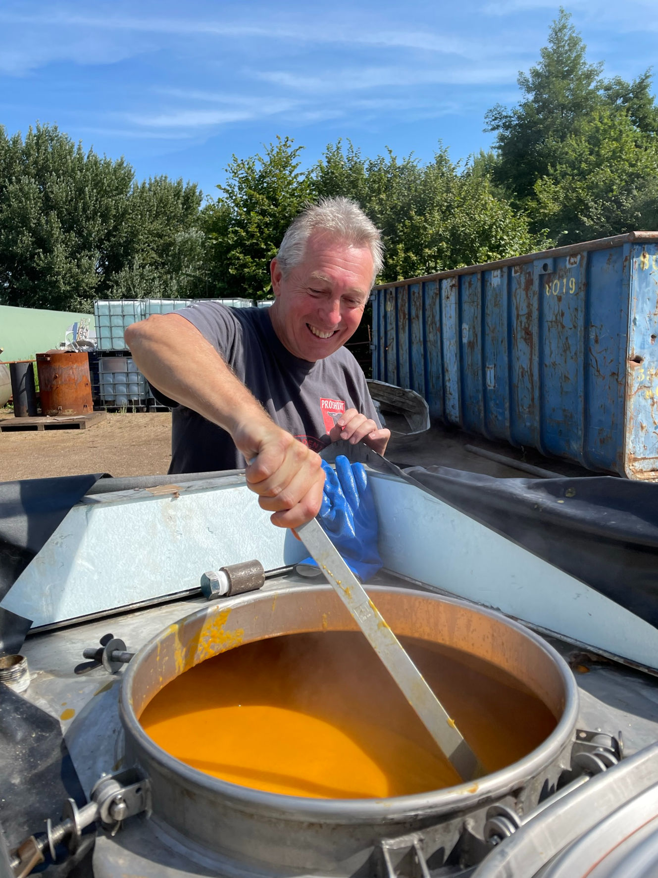 Clayton steunt de 100 km Dodentocht